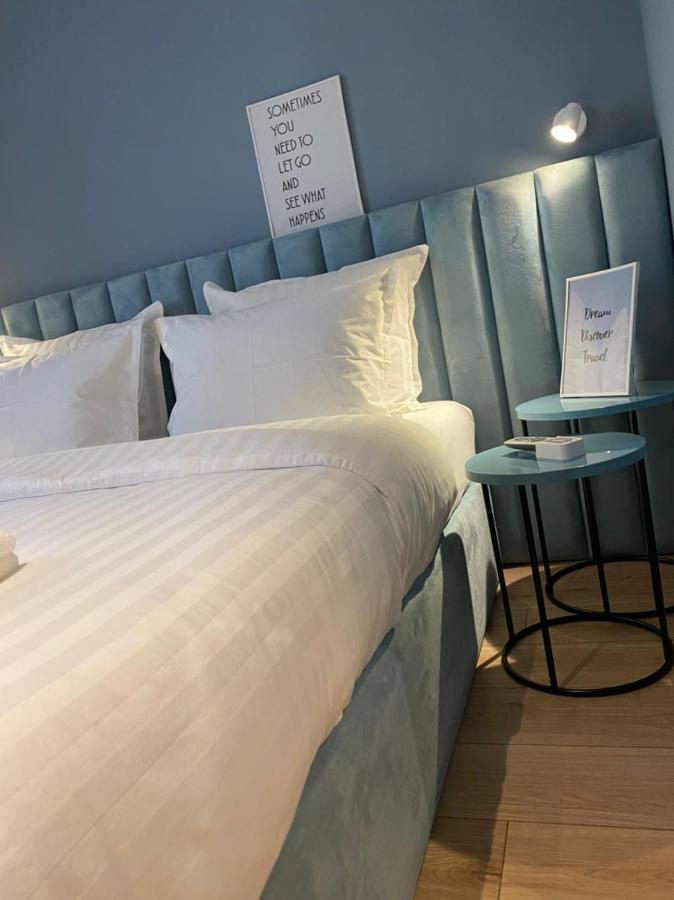 Living Studio Apartments Тирана Экстерьер фото