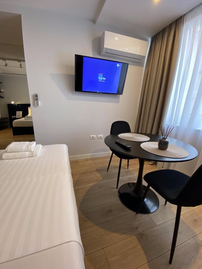 Living Studio Apartments Тирана Экстерьер фото