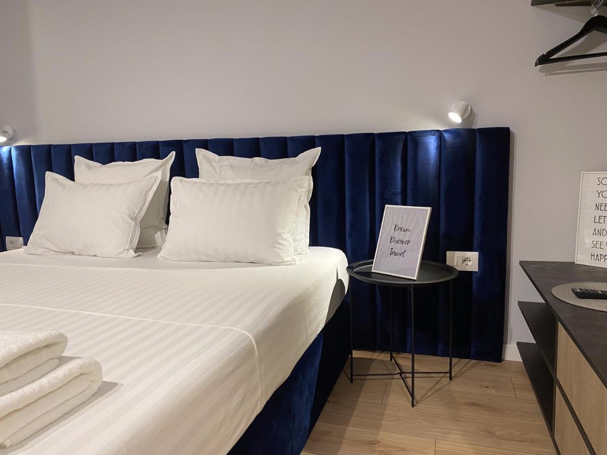 Living Studio Apartments Тирана Экстерьер фото
