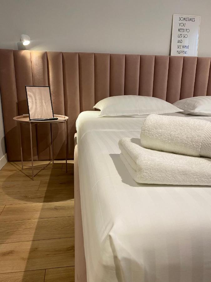 Living Studio Apartments Тирана Экстерьер фото