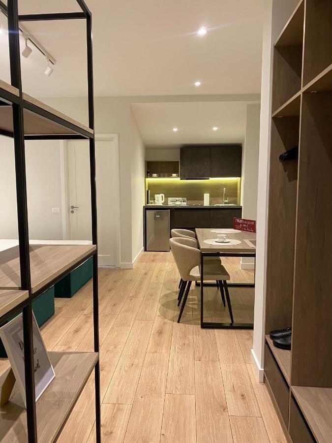 Living Studio Apartments Тирана Экстерьер фото