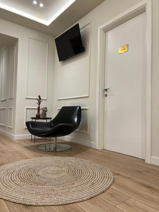 Living Studio Apartments Тирана Экстерьер фото
